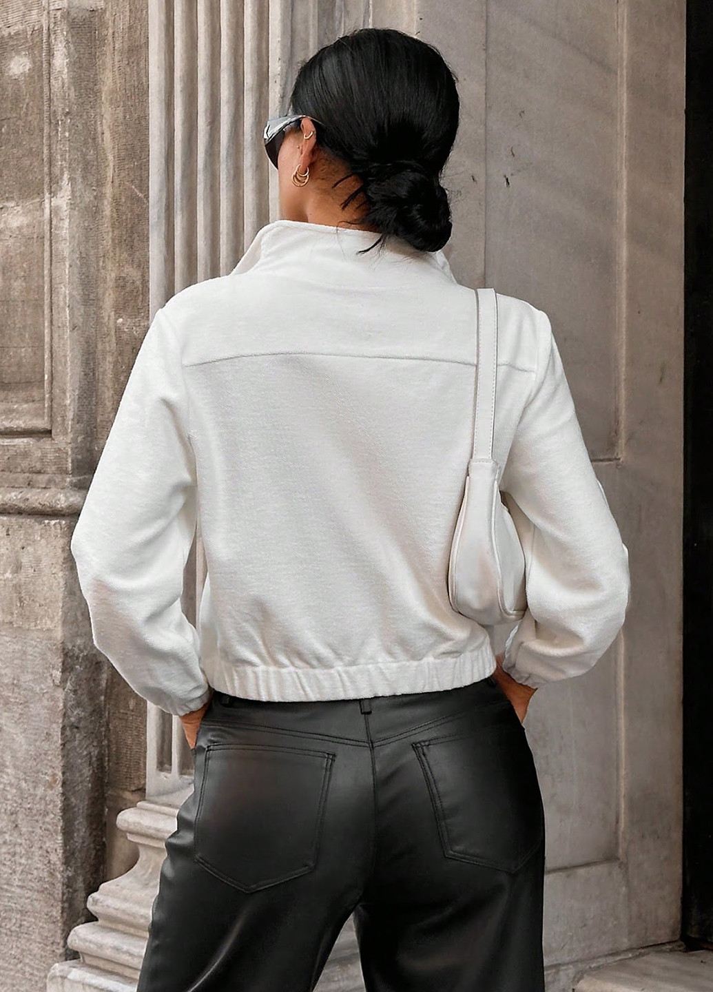 Белая демисезонная куртка SHEIN