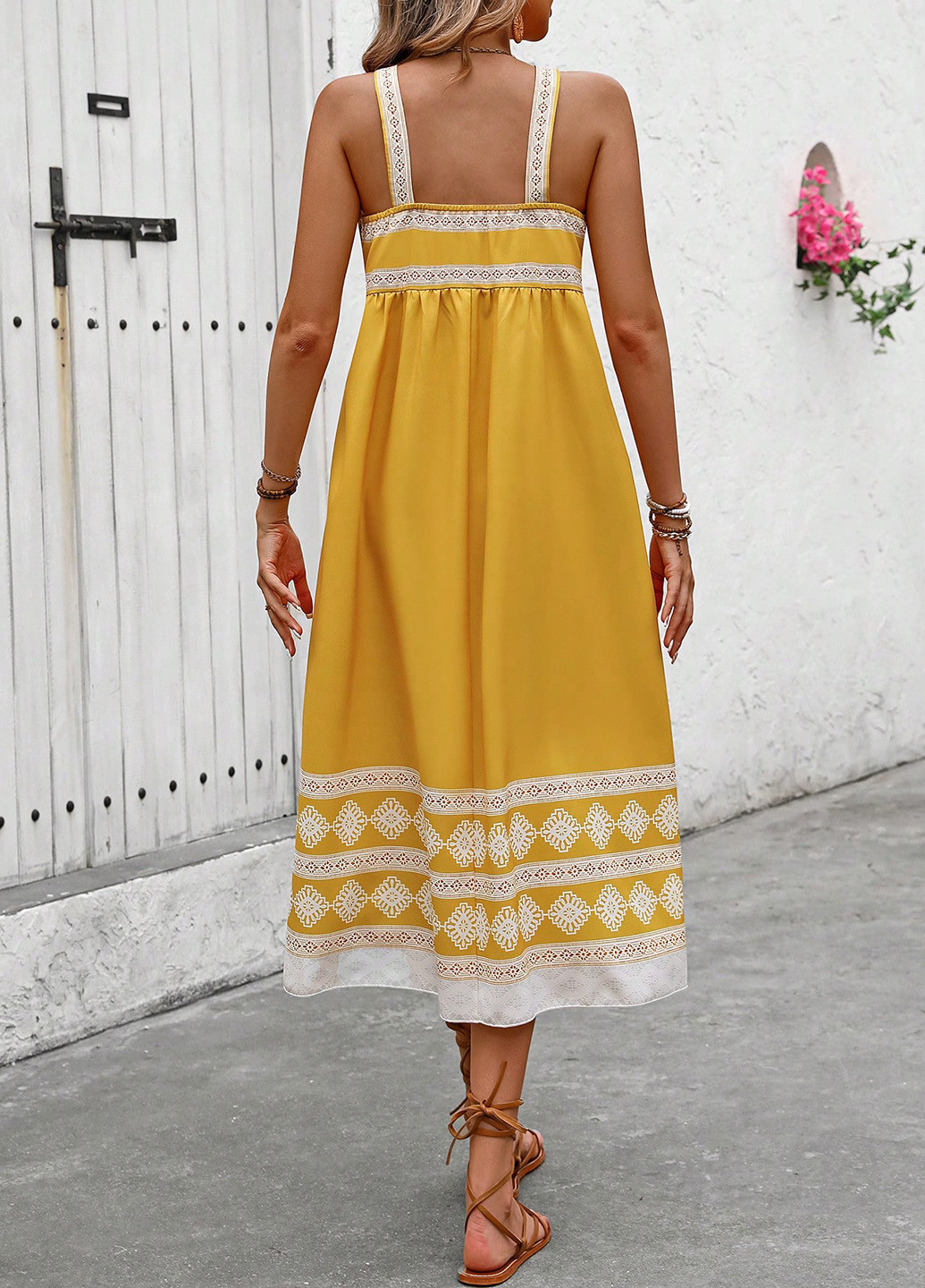 Желтое кэжуал платье а-силуэт SHEIN с орнаментом
