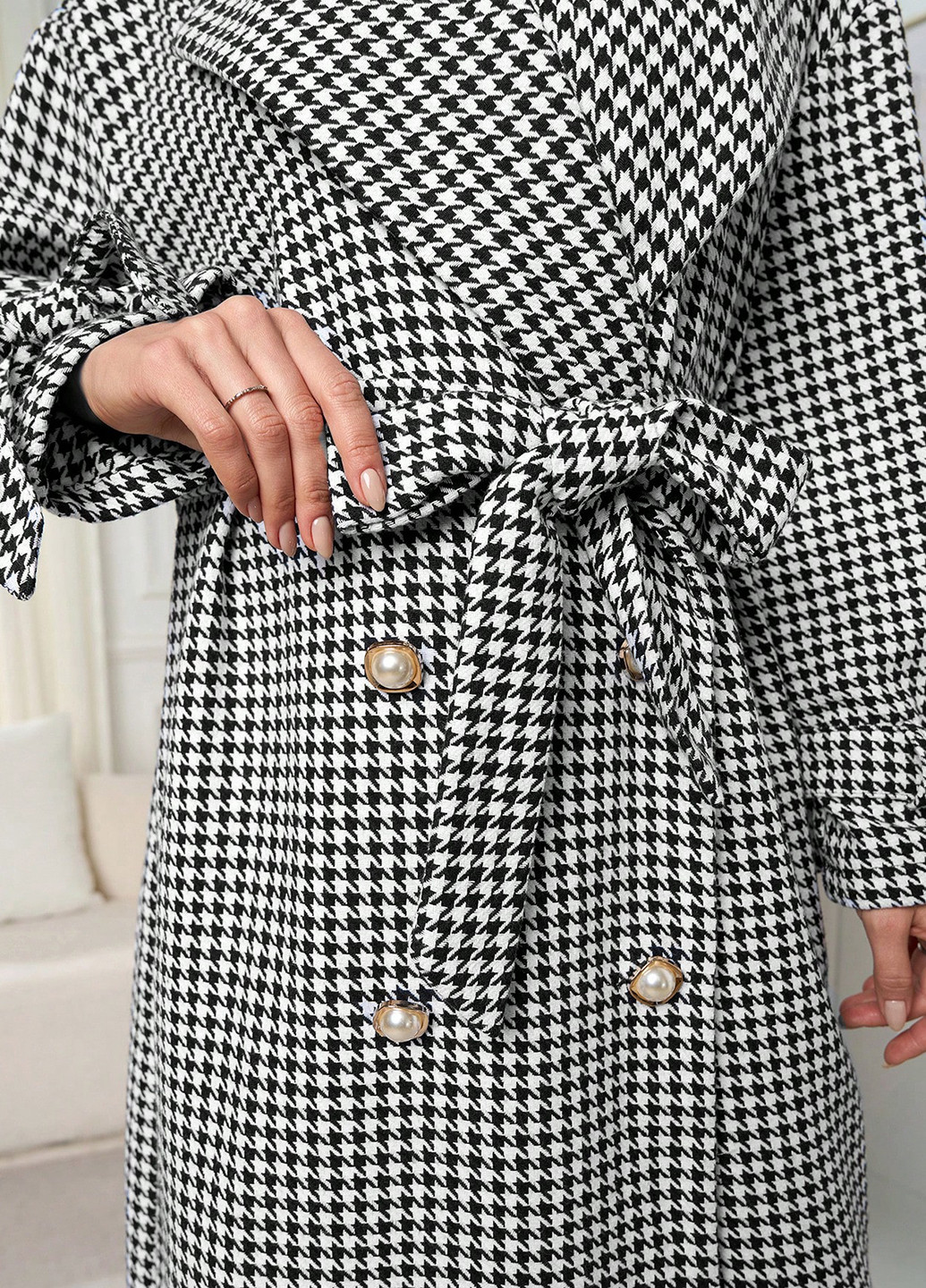 Черно-белое демисезонное Пальто двубортное SHEIN