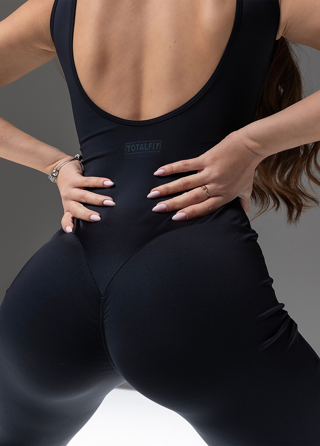Комбинезон без рукавов с эффектом пуш-ап на ягодицах TOTALFIT комбинезон-брюки однотонный чёрный кэжуал полиэстер