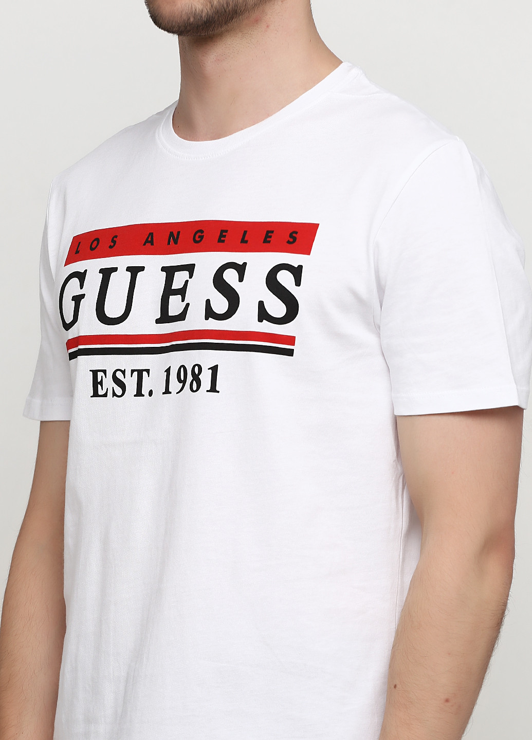 Белая летняя футболка Guess