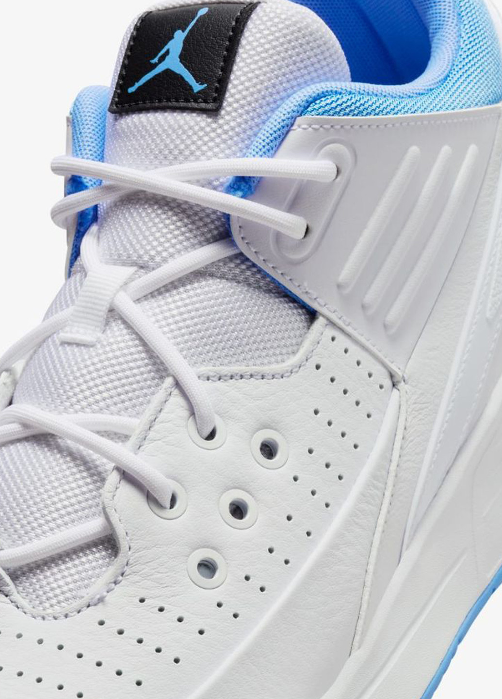Белые демисезонные кроссовки dz4353-104 Jordan MAX AURA 5