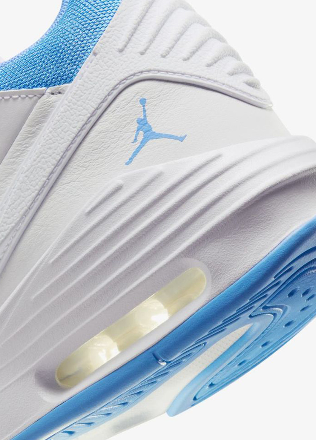 Белые демисезонные кроссовки dz4353-104 Jordan MAX AURA 5