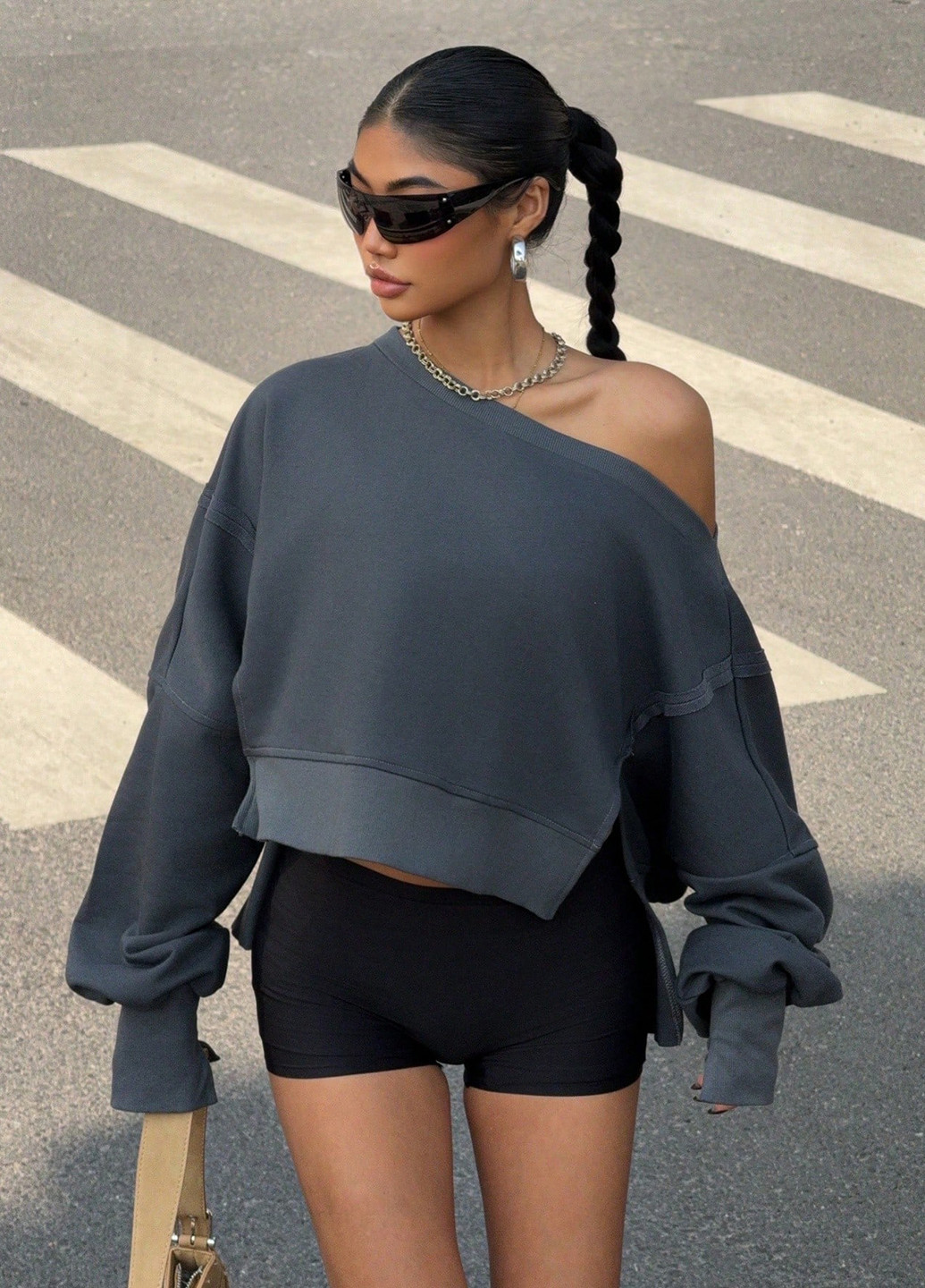 Темно-сірий світшот SHEIN однотонний без декору (365782282)