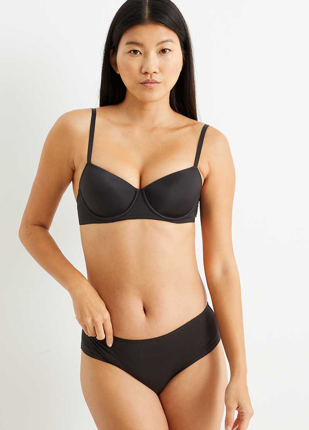 Чёрный бюстгальтер C&A с косточками полиамид