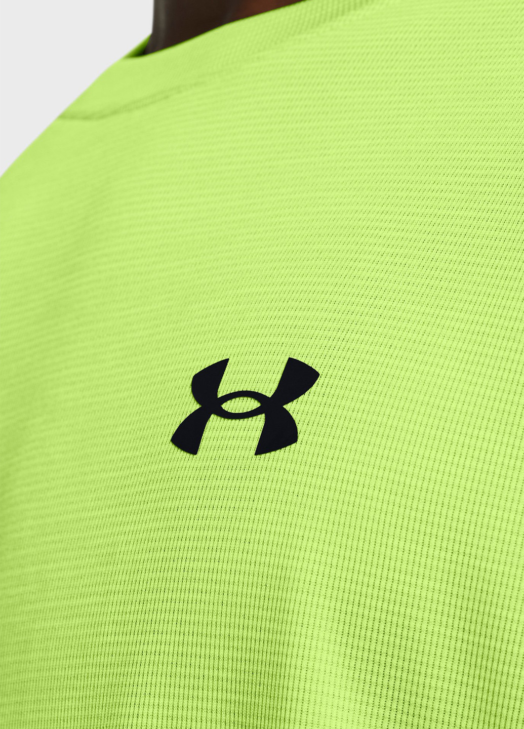 Салатова футболка Under Armour