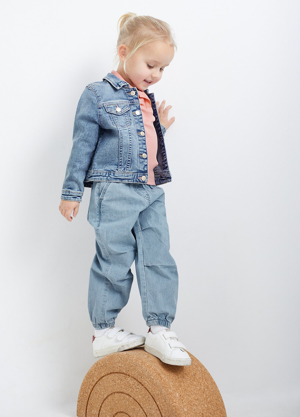 Розовая летняя футболка C&A