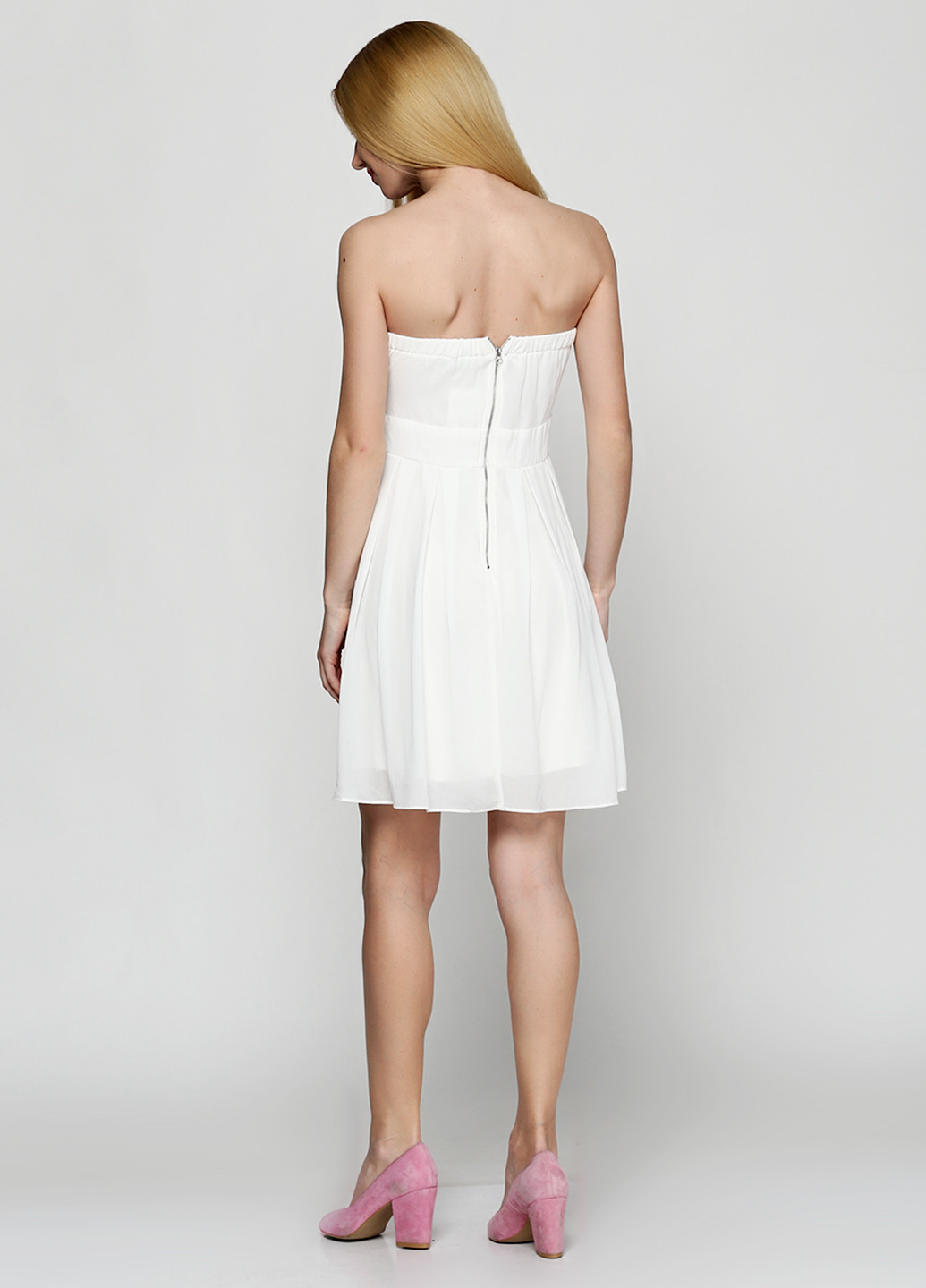 Белое кэжуал платье TFNC London однотонное