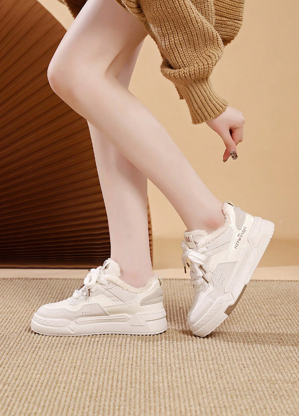 Кроссовки SHEIN бежевые зима (345557998)