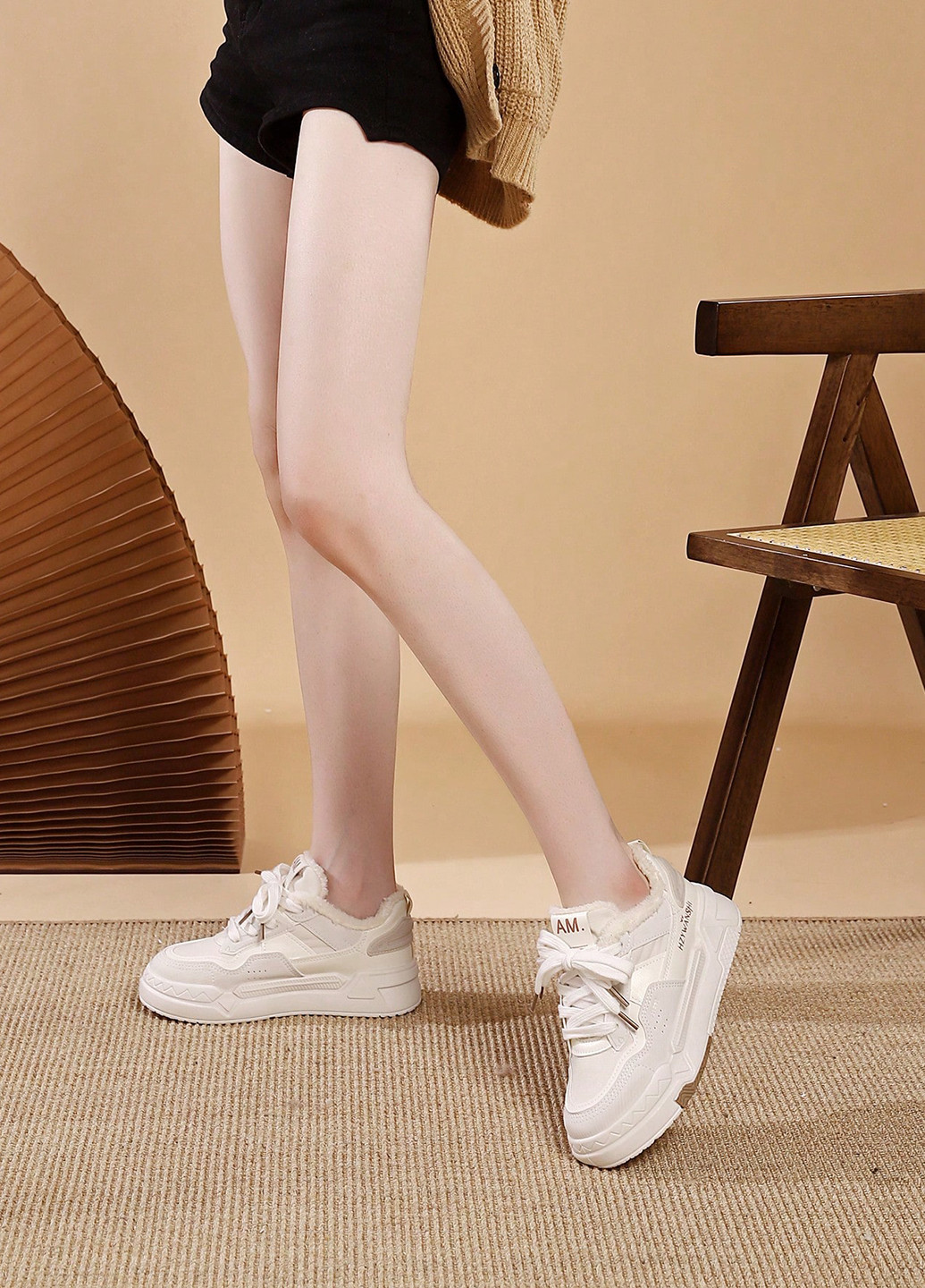 Кроссовки SHEIN бежевые зима (345557998)