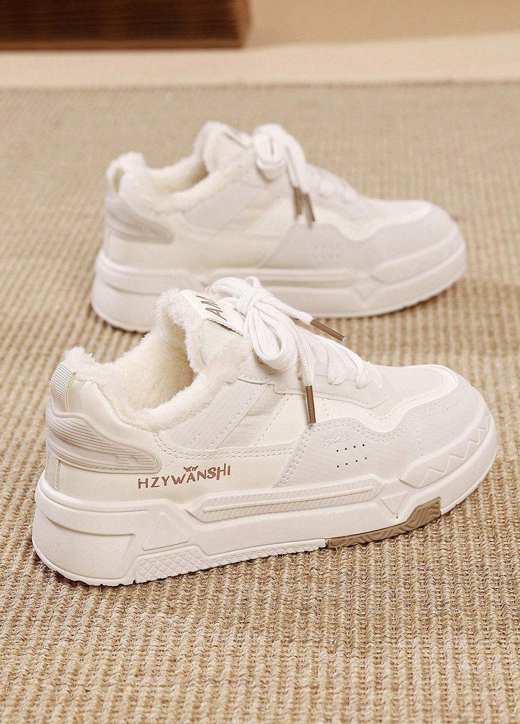 Кроссовки SHEIN бежевые зима (345557998)