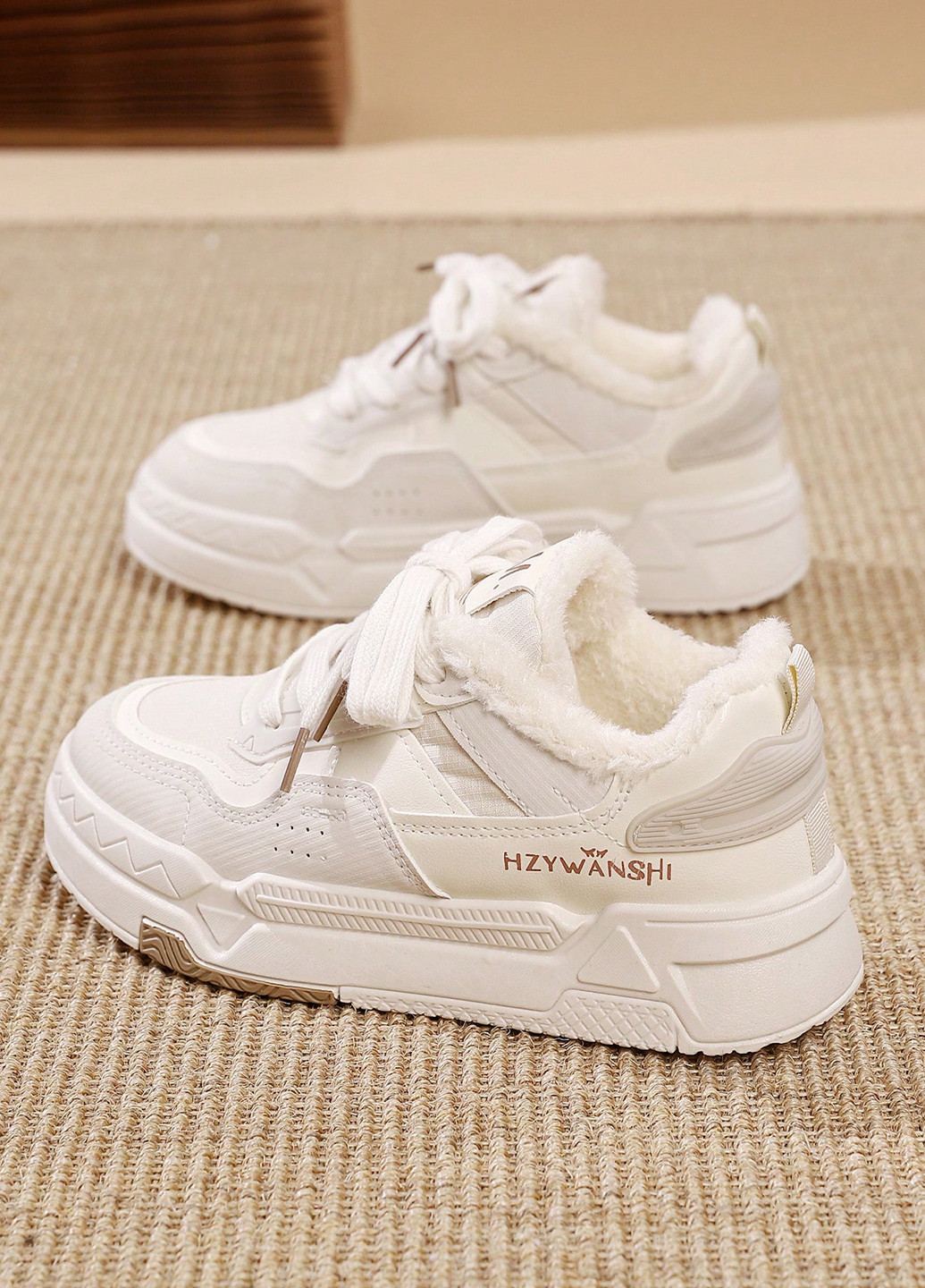 Кроссовки SHEIN бежевые зима (345557998)