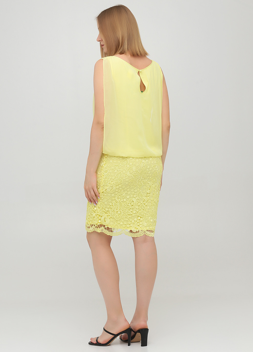 Желтое кэжуал платье Ashley Brooke однотонное
