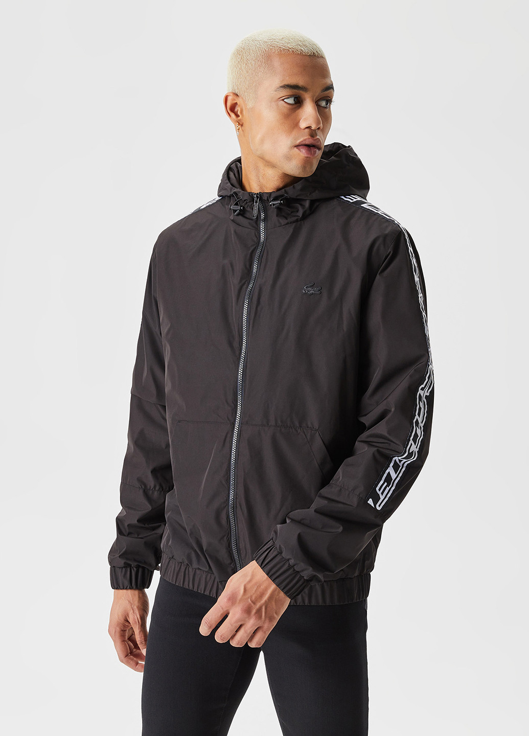 Чорна демісезонна куртка Lacoste