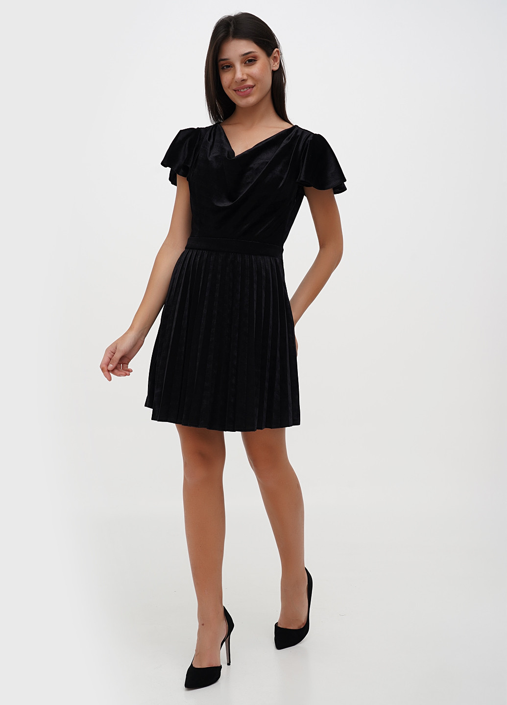 Чорна кежуал сукня плісована Sassofono однотонна