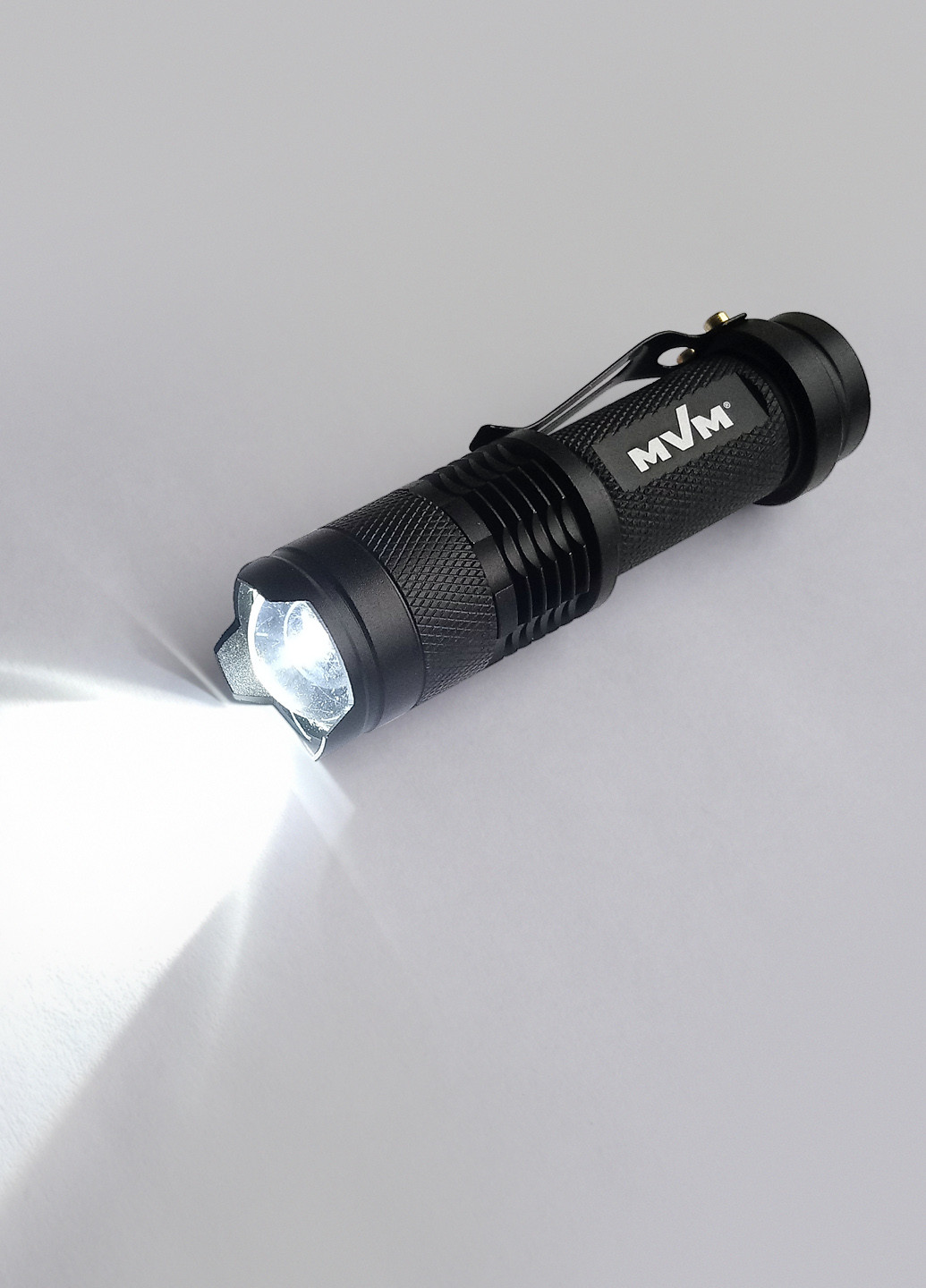 Ліхтарик світлодіодний акумуляторний MVM чорний