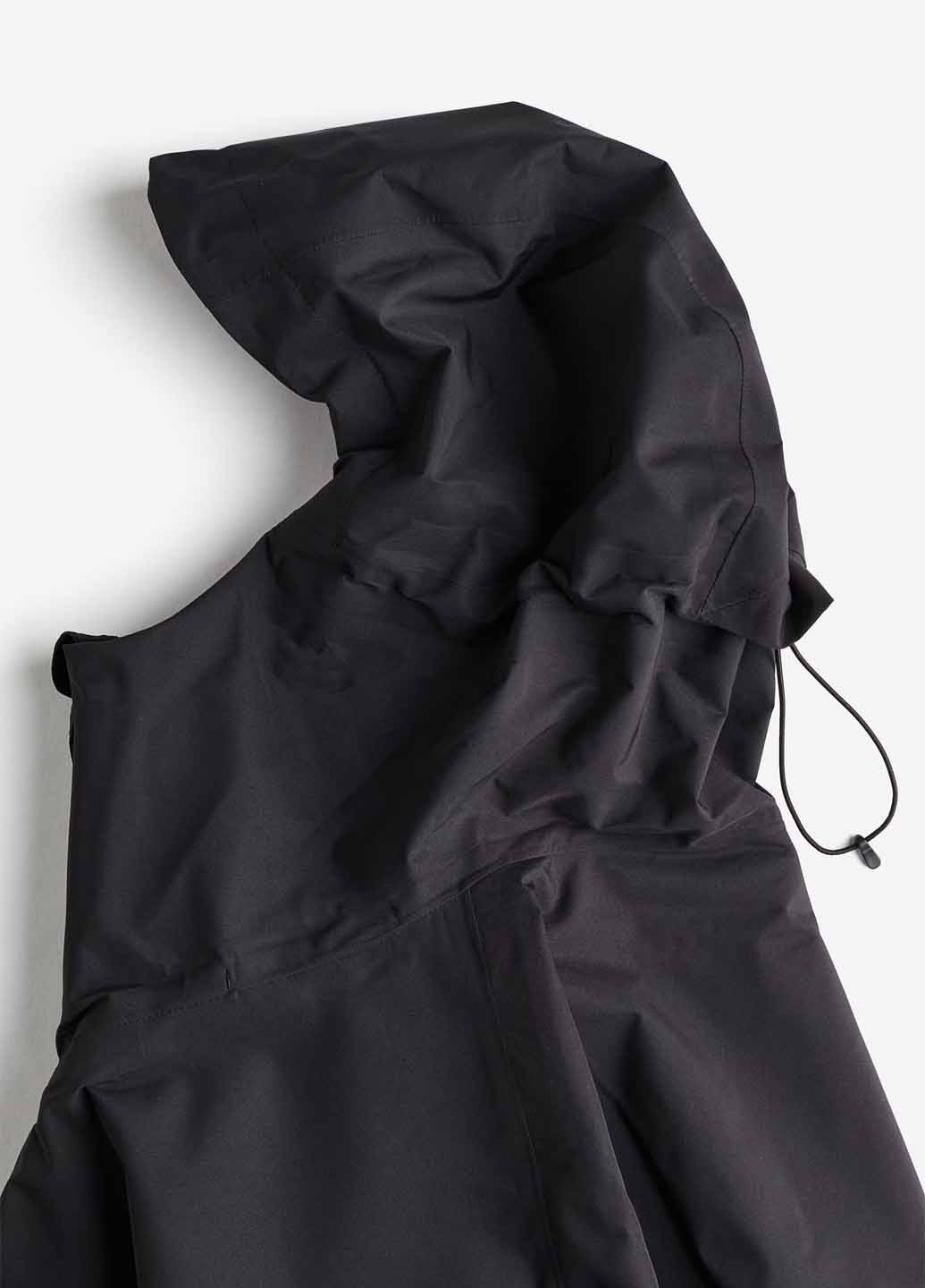 Чорна демісезонна куртка H&M