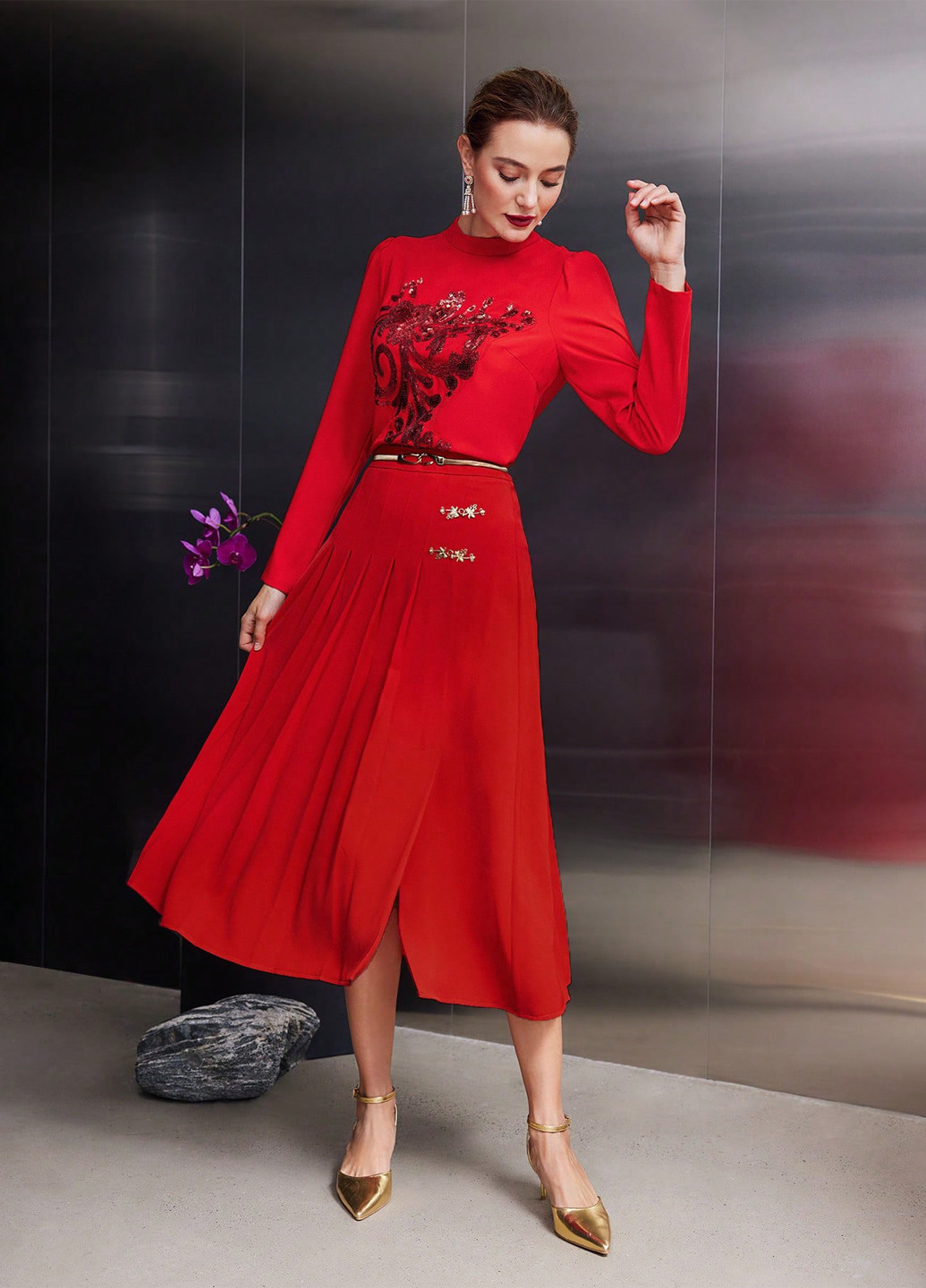 Красная кэжуал однотонная юбка SHEIN плиссе, а-силуэта (трапеция)