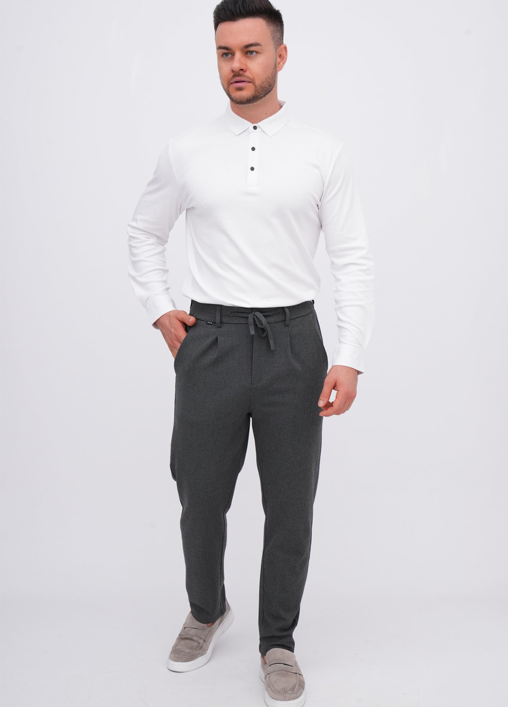 Темно-серые кэжуал демисезонные зауженные брюки K.O.R