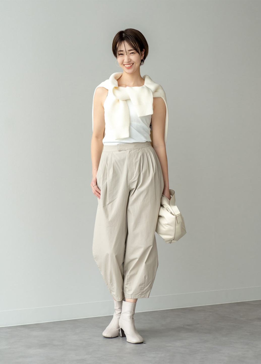 Молочний демісезонний джемпер джемпер Uniqlo