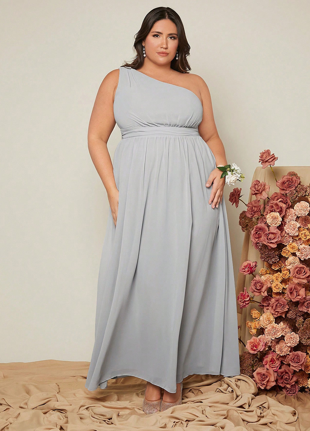 Светло-серое вечернее, праздничный платье на одно плечо SHEIN однотонное