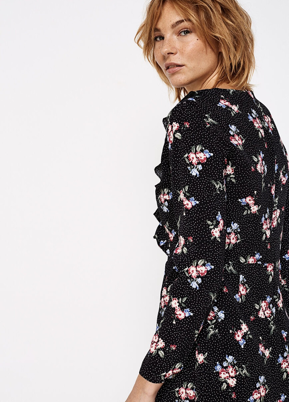 Черное кэжуал платье Springfield с цветочным принтом