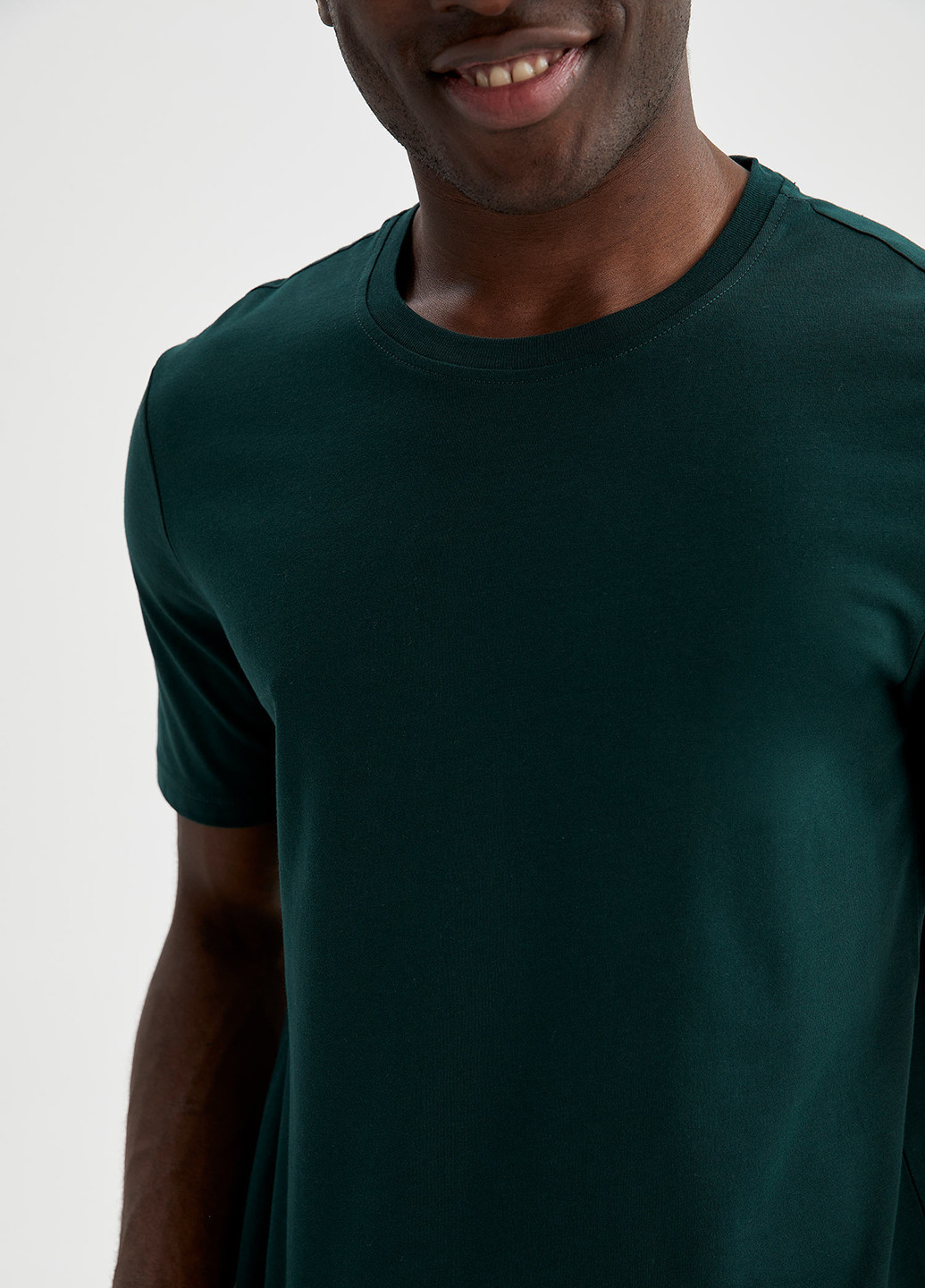 Темно-зеленая летняя футболка DeFacto