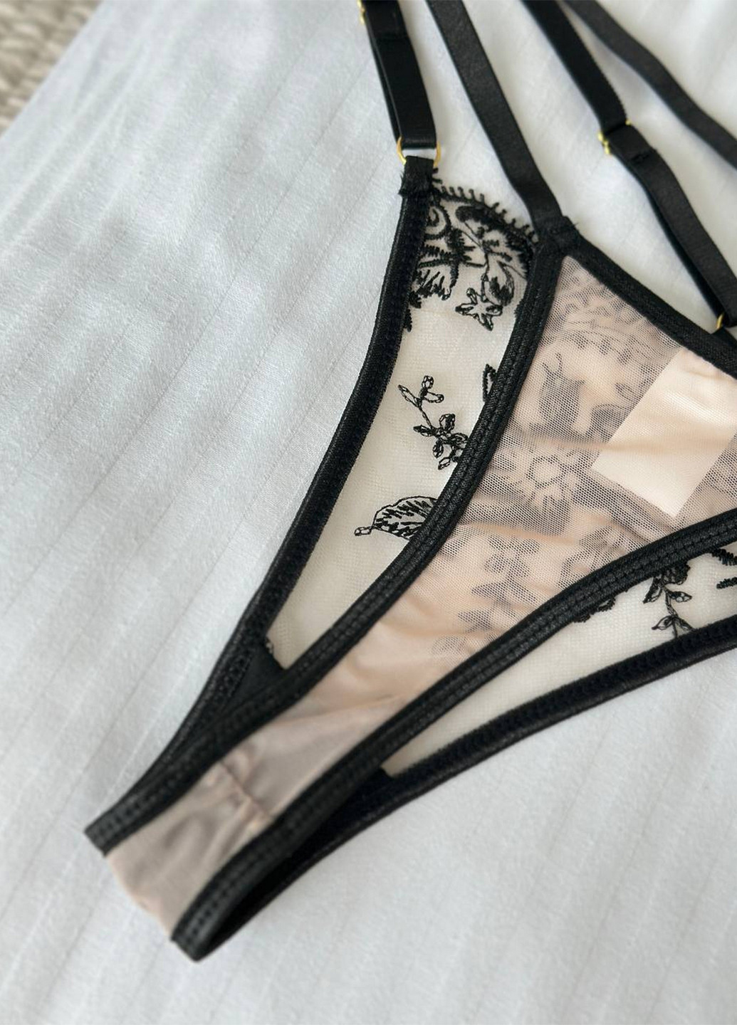 Черно-белый демисезонный комплект (бюстгальтер, трусики) NOVA VEGA