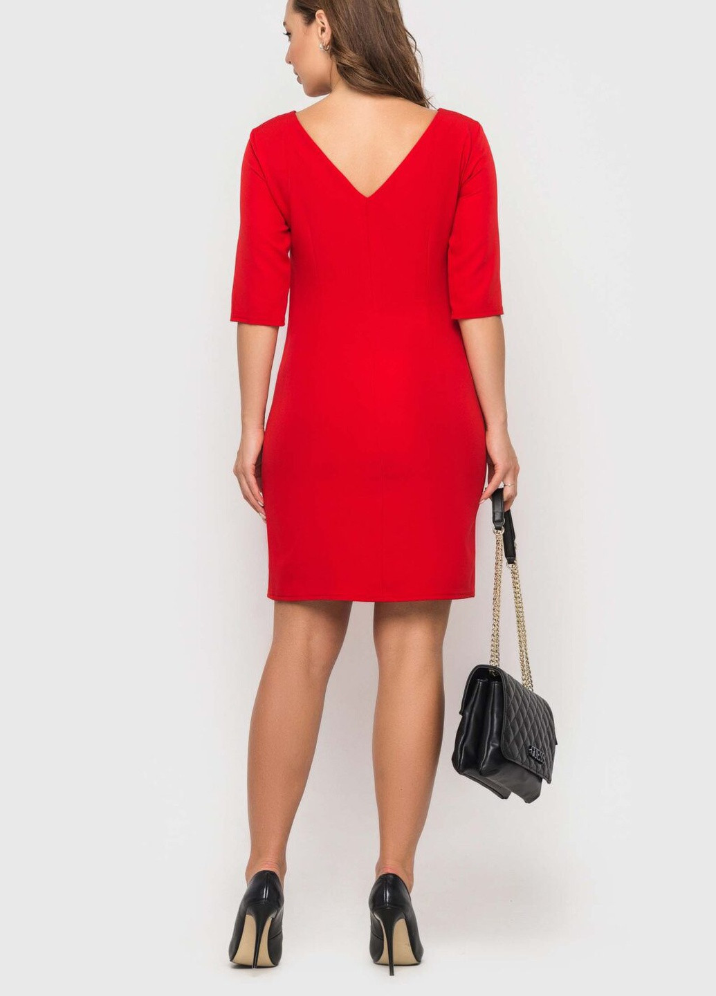 Красное вечернее короткое платье футляр BeART однотонное