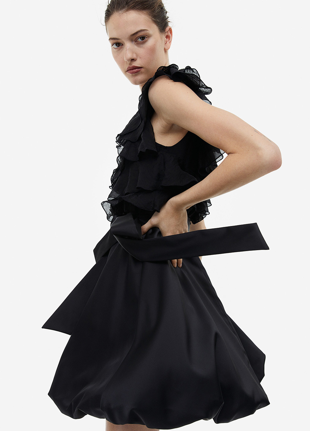 Чорна коктейльна сукня на одне плече H&M однотонна