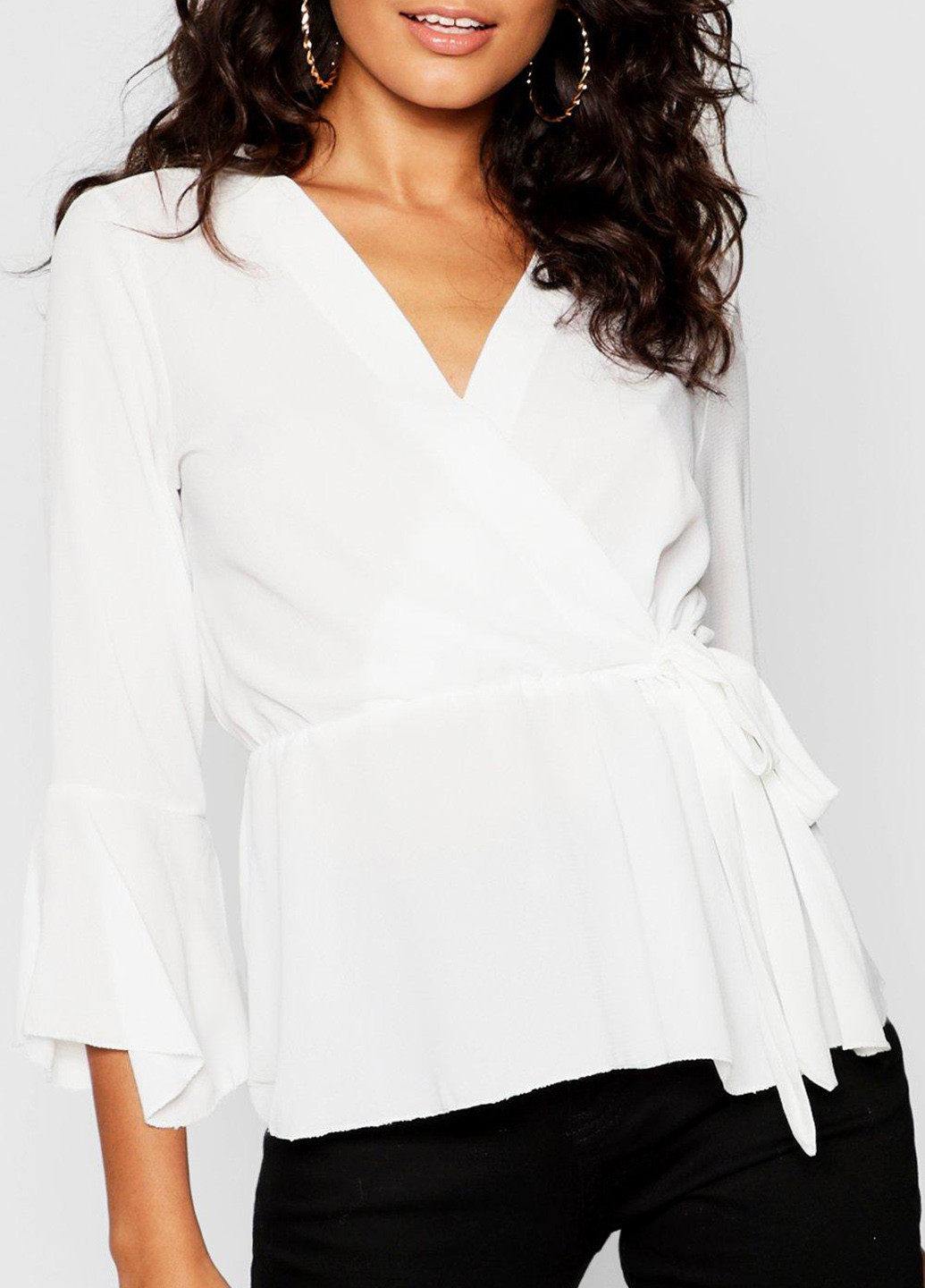 Белая блуза с баской, на запах Boohoo