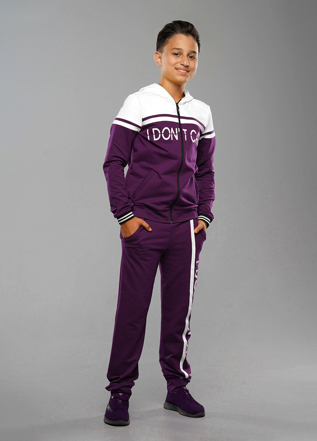 Фиолетовый демисезонный фиолетовый демисезонный спортивный костюм с надписями брючный Sinthia
