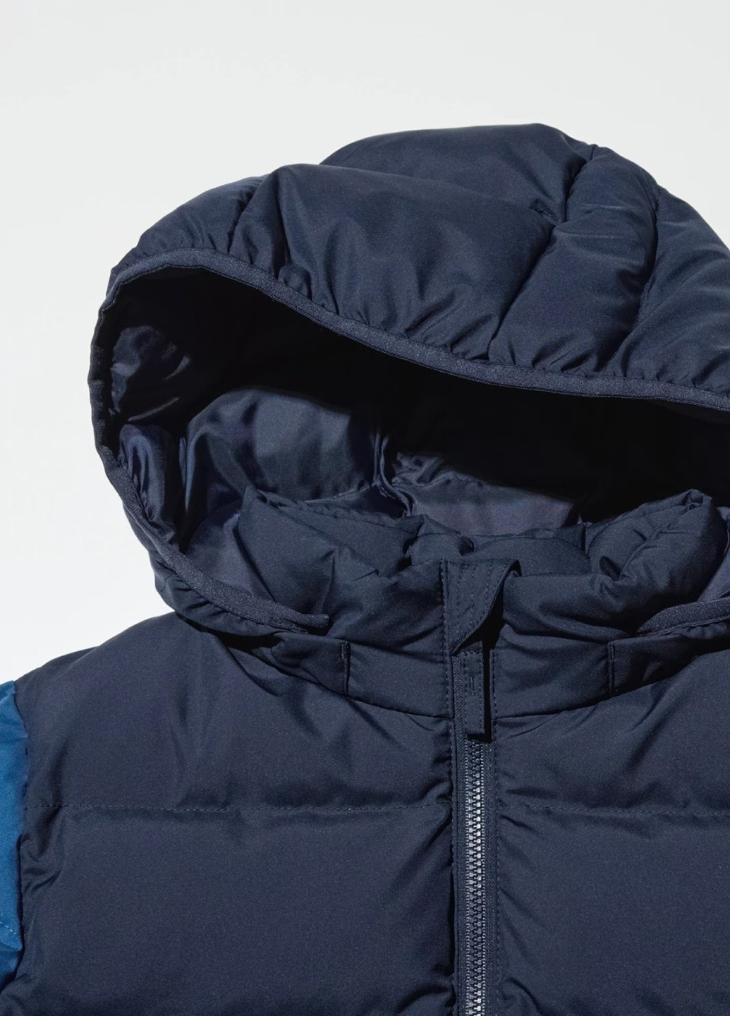 Синя зимня куртка Uniqlo