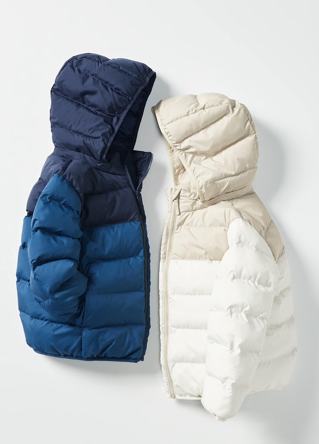 Синя зимня куртка Uniqlo