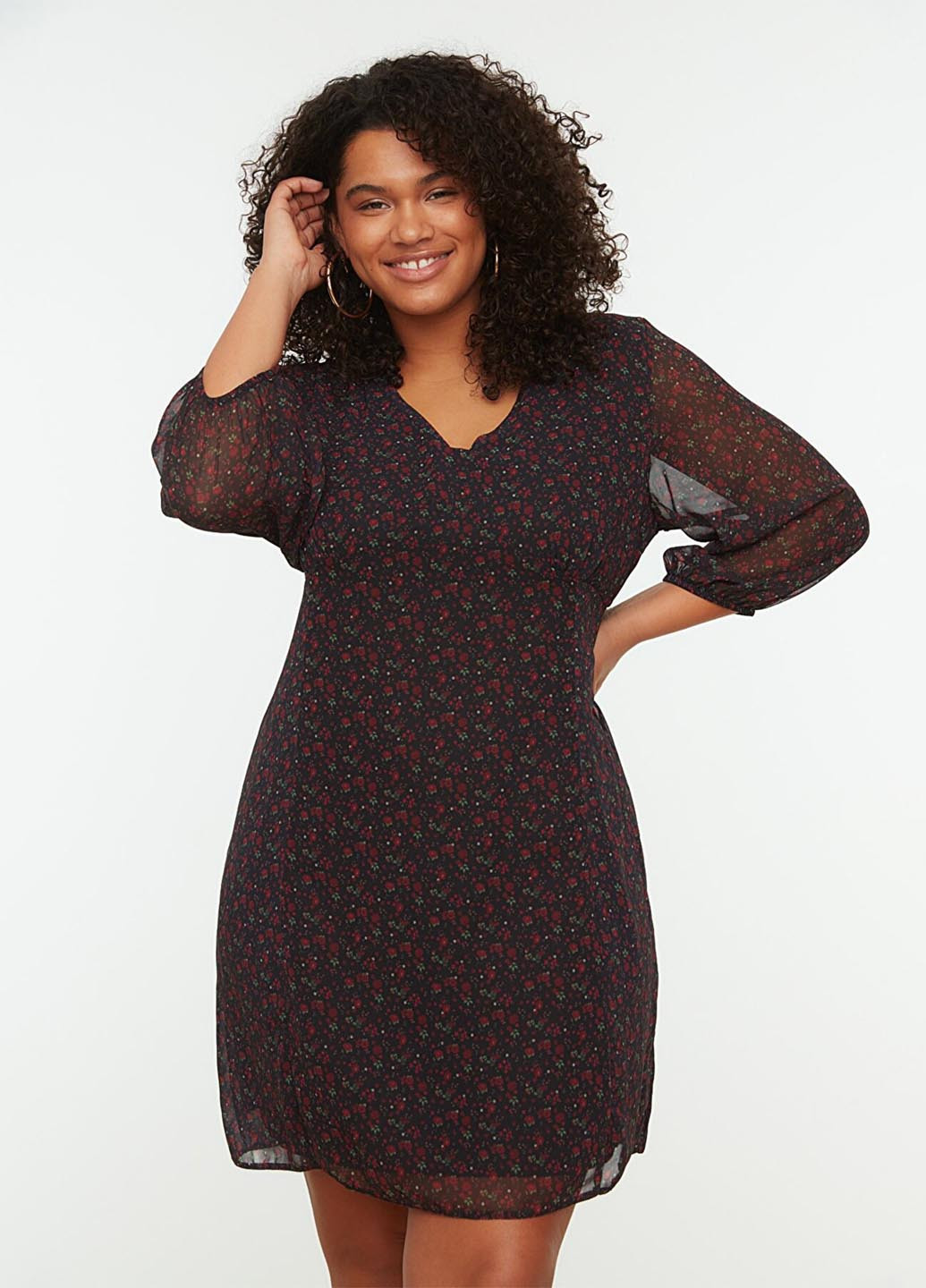 Черное кэжуал платье Trendyol с цветочным принтом