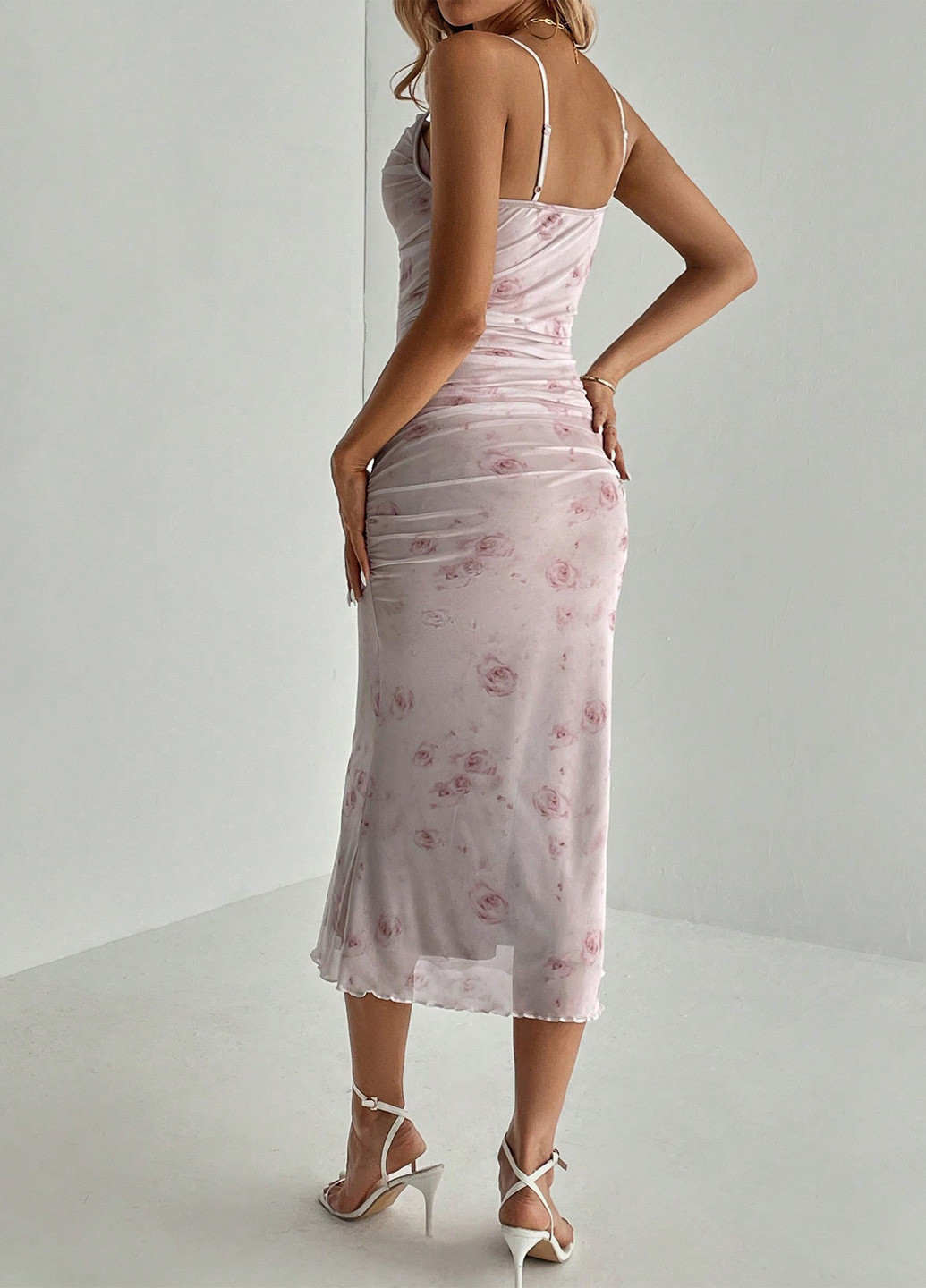 Кремовое кэжуал платье силуэтная, платье-комбинация SHEIN с цветочным принтом