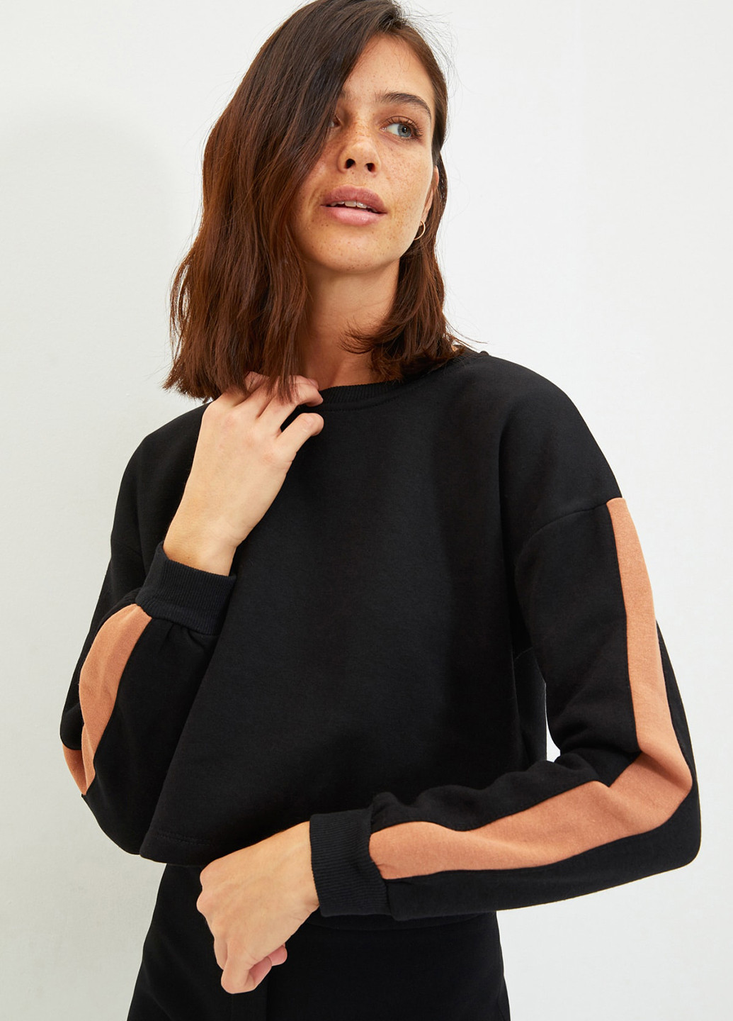 Черный свитшот Trendyol однотонный лампасы (251368035)