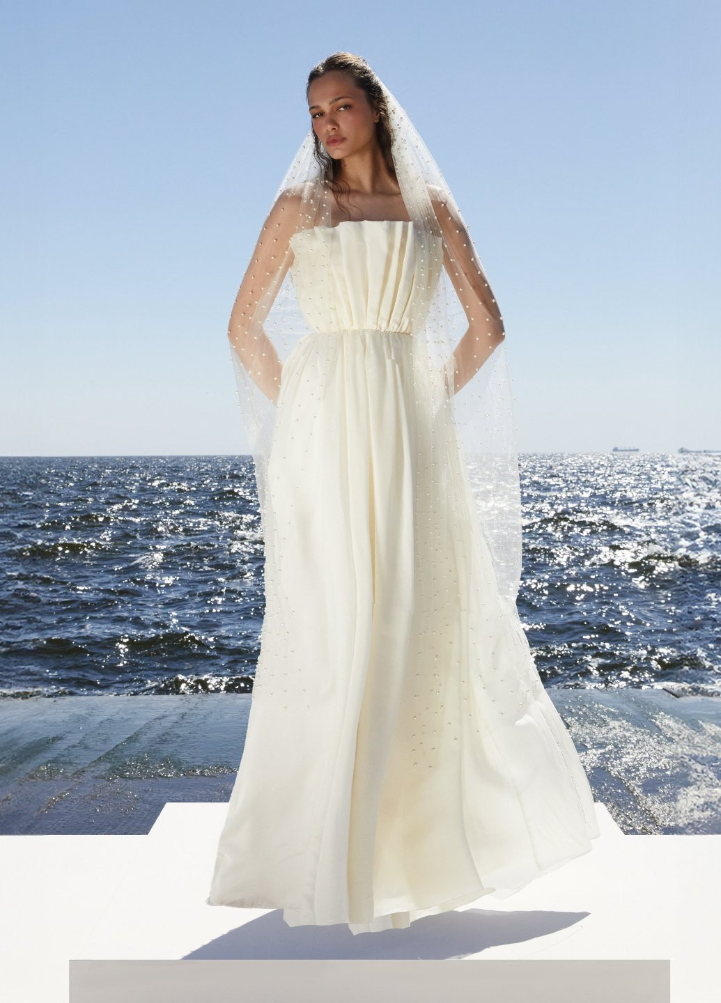 Молочна кежуал сукня в грецькому стилі Gepur однотонна