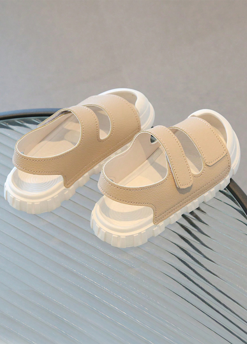 Бежевые кэжуал спортивные сандалии SHEIN на липучке