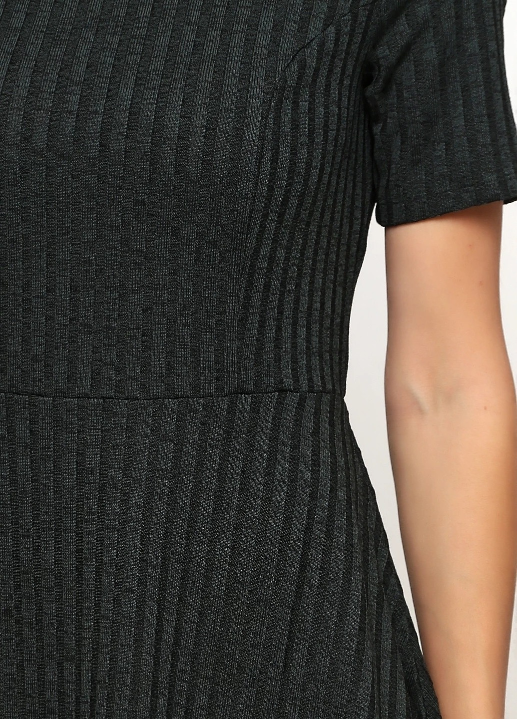 Темно-зелена кежуал сукня кльош H&M меланжева