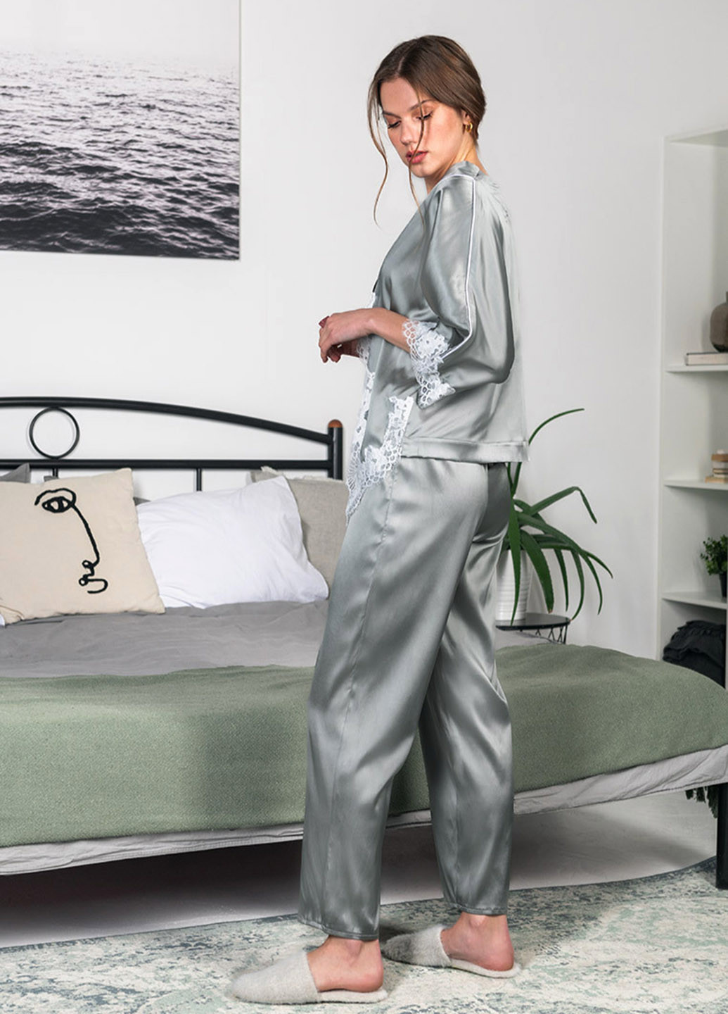 Оливковый демисезонный комплект (блуза, брюки) Silence