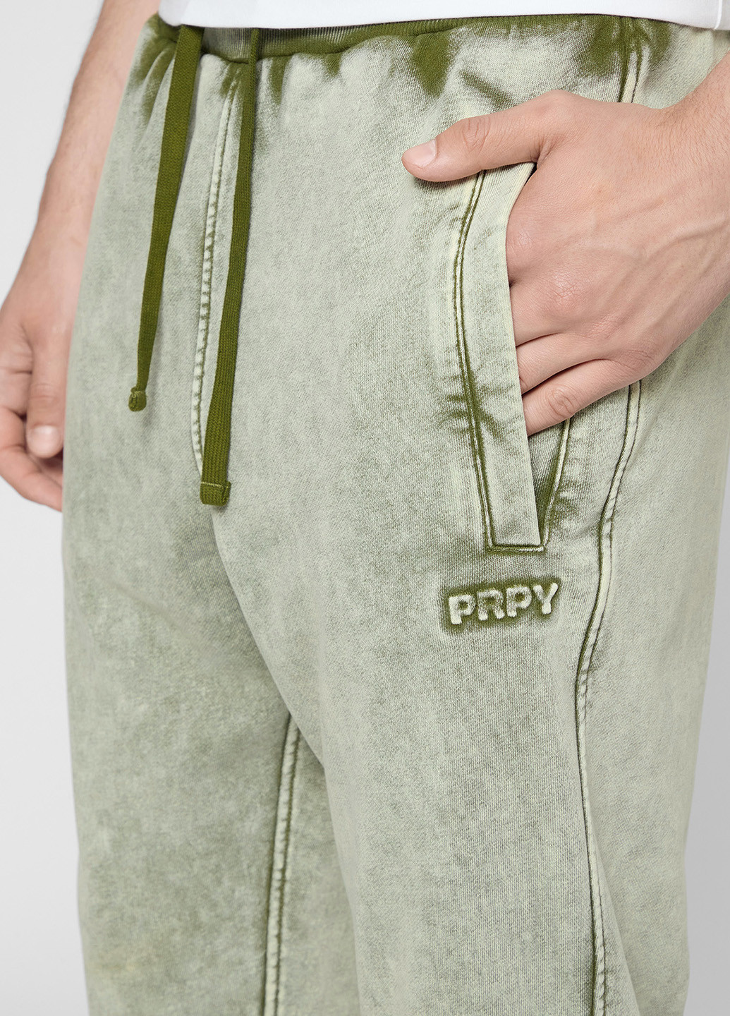 Зеленые спортивные демисезонные джоггеры брюки PRPY