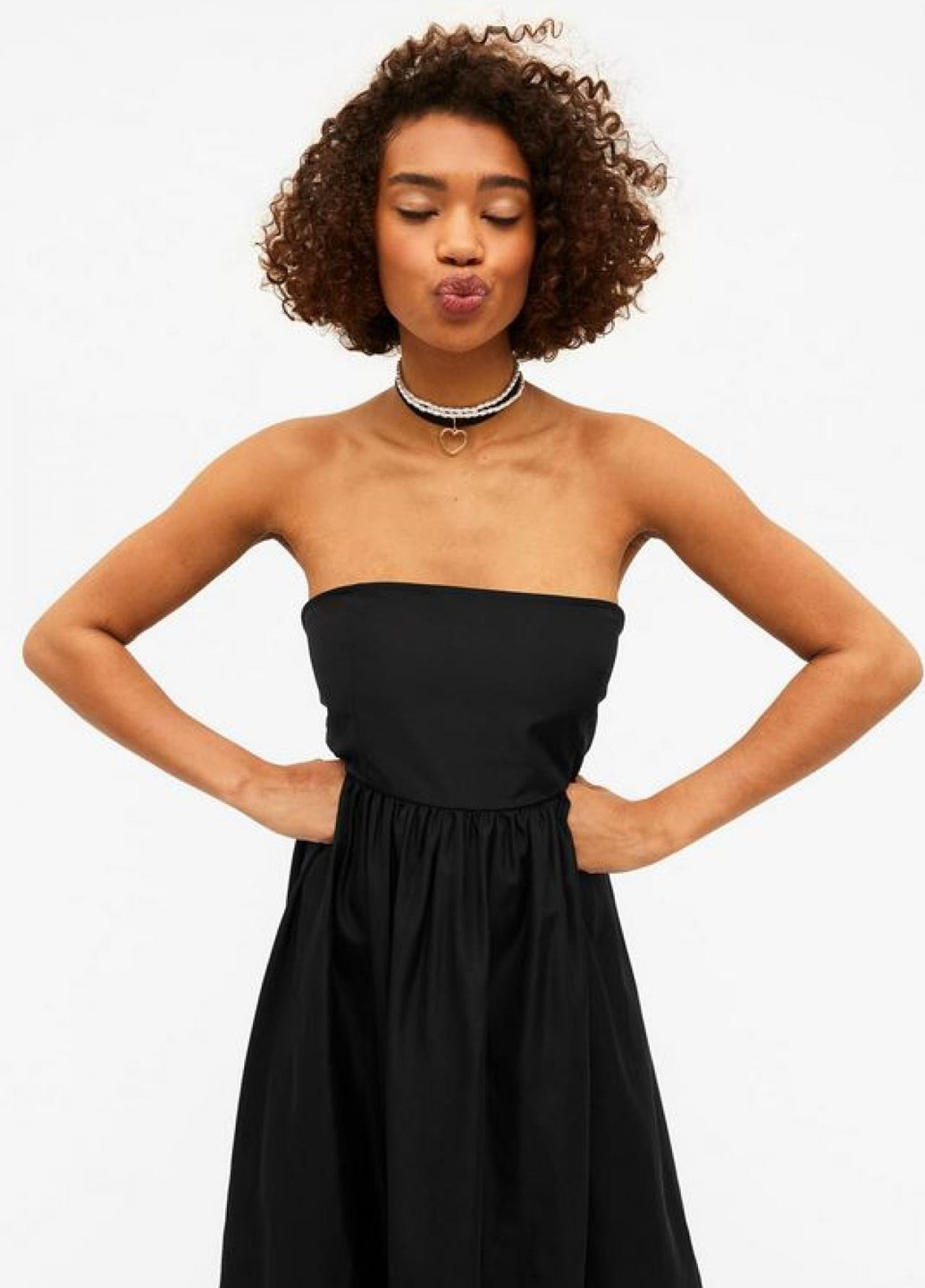 Чорна вечірня сукня з відкритими плечима, з відкритою спиною Monki однотонна