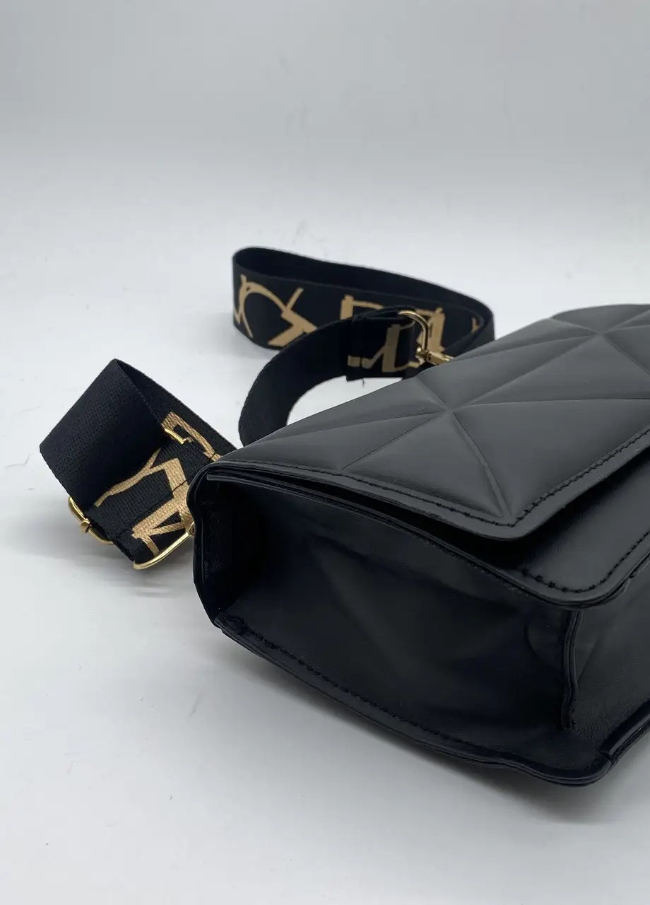 Женская классическая сумка 10277 на ремешке через плечо черная No Brand (252971330)