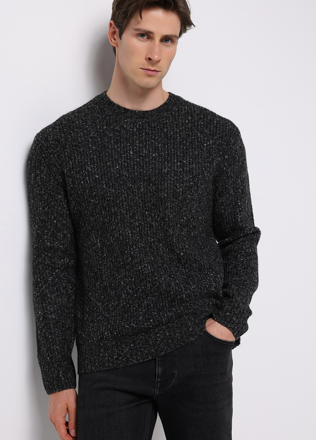 Черный зимний джемпер джемпер Colin's