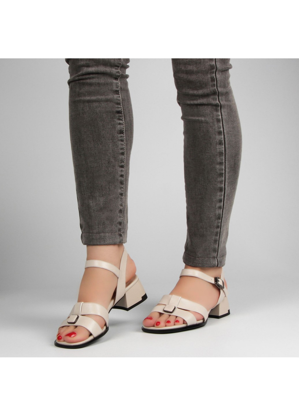 Бежевые женские босоножки 198124 Buts с ремешком