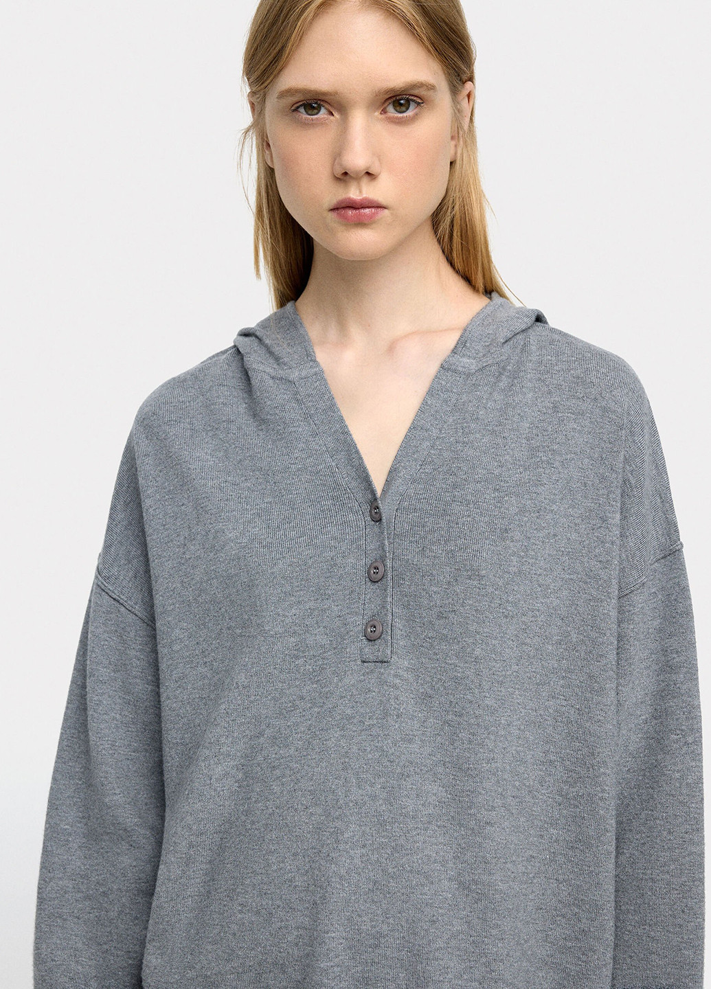 Светло-серый демисезонный свитер Parfois