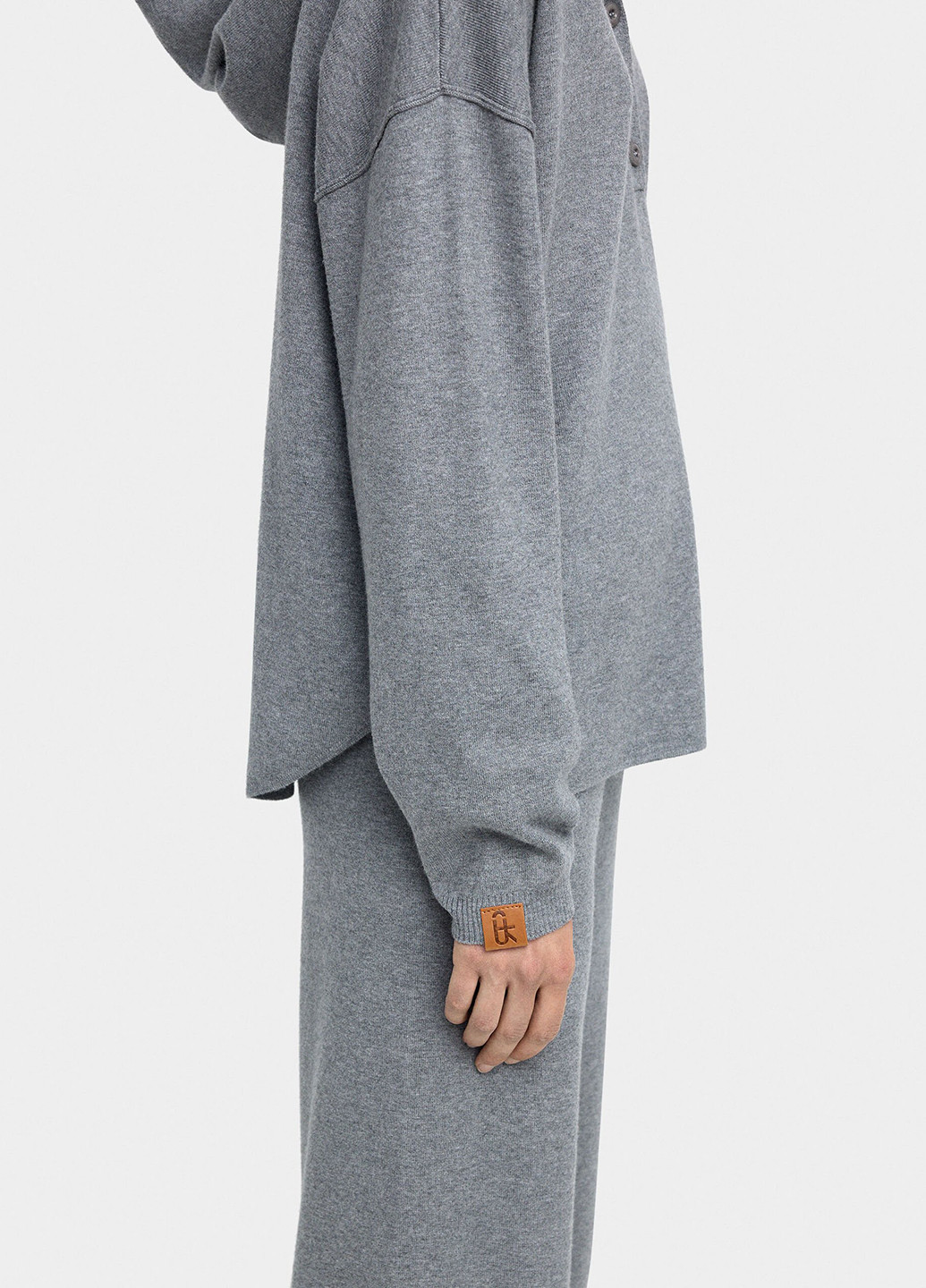 Светло-серый демисезонный свитер Parfois