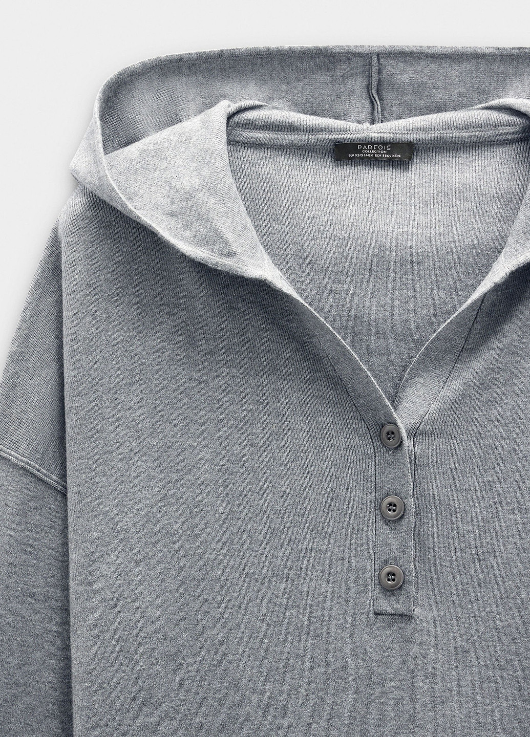 Светло-серый демисезонный свитер Parfois