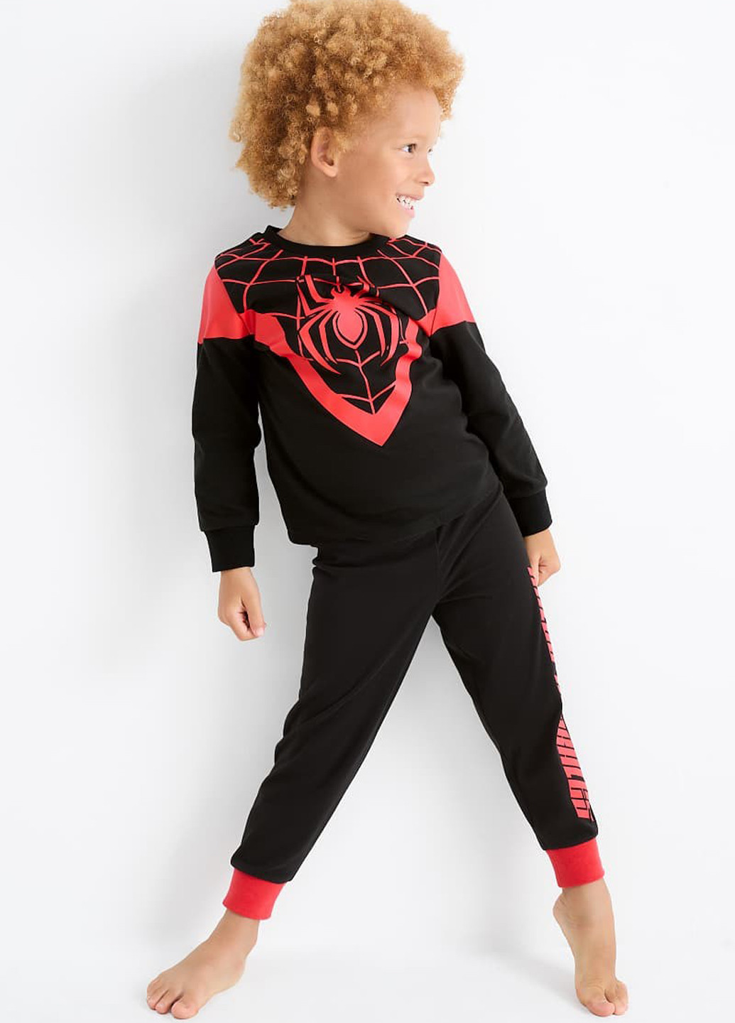 Черный демисезонный домашний лонгслив C&A персонажи